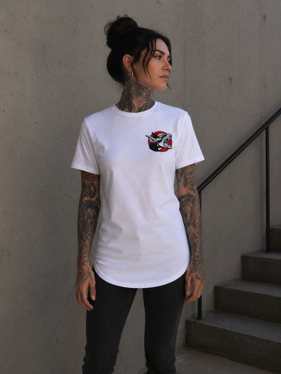 Doberman – Slim-Fit-Shirt aus Bio-Baumwolle mit Stickerei